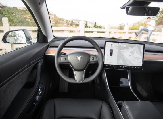 Model 3 2019款 标准续航后驱升级版 中控类   驾驶位