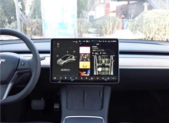 Model 3 2022款 后轮驱动版 中控类   中控台