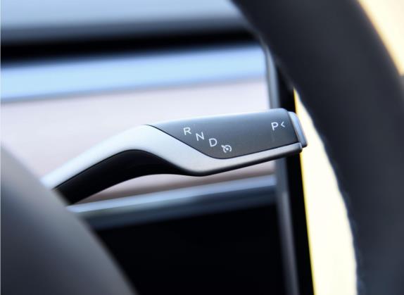 Model 3 2022款 后轮驱动版 中控类   挡把