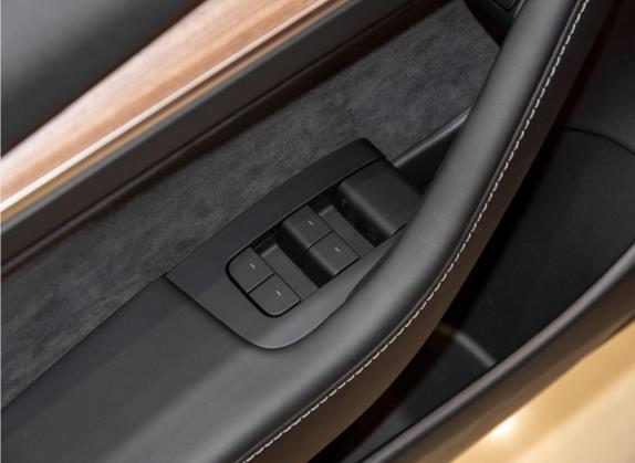 Model 3 2022款 Performance高性能全轮驱动版 车厢座椅   门窗控制