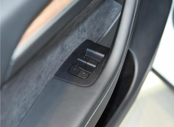 Model Y 2021款 Performance高性能全轮驱动版 车厢座椅   门窗控制