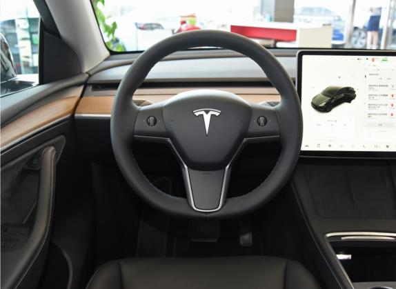 Model Y 2021款 长续航全轮驱动版 3D7 中控类   驾驶位