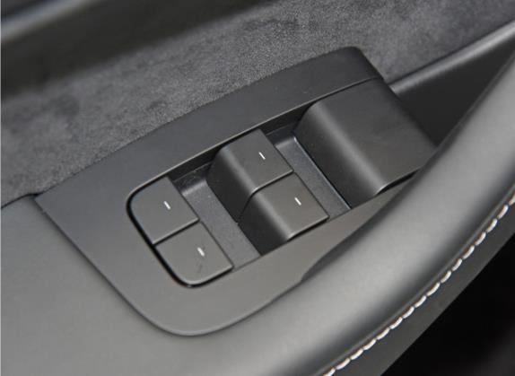 Model Y 2021款 长续航全轮驱动版 3D7 车厢座椅   门窗控制