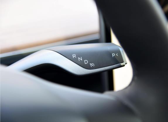 Model Y 2022款 后轮驱动版 中控类   挡把