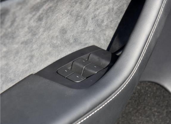 Model Y 2022款 后轮驱动版 车厢座椅   门窗控制