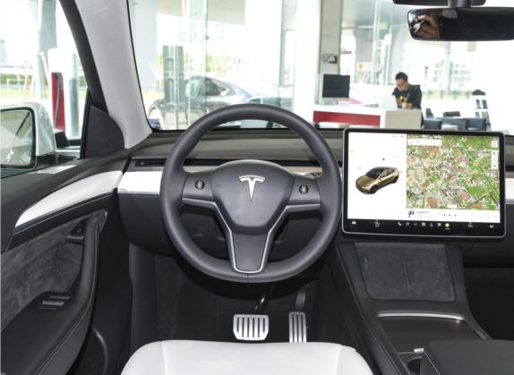 Model Y 2022款 Performance高性能全轮驱动版 中控类   驾驶位