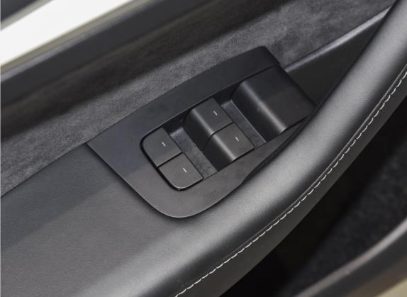 Model Y 2022款 Performance高性能全轮驱动版 车厢座椅   门窗控制