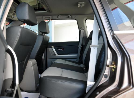 威麟X5 2010款 2.0T 四驱精英型 车厢座椅   后排空间