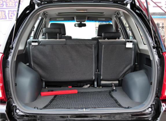 威麟X5 2011款 2.0T 两驱精英型 车厢座椅   后备厢