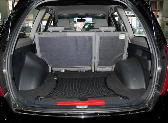 威麟X5 2011款 2.0T 四驱舒适型 车厢座椅   后备厢