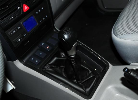 威麟X5 2011款 2.0T 四驱舒适型 中控类   挡把