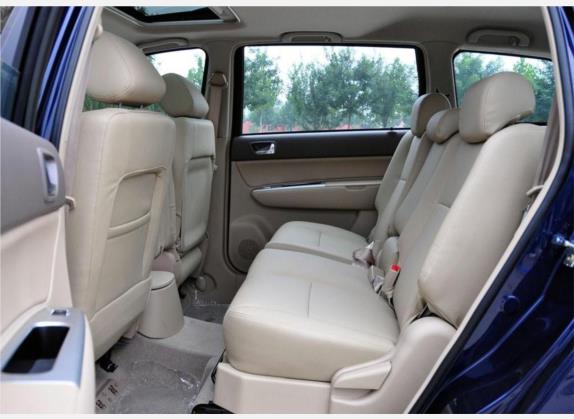 威麟V5 2009款 1.8L 手动舒适型 车厢座椅   后排空间