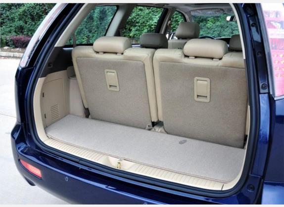 威麟V5 2009款 1.8L 手动舒适型 车厢座椅   后备厢