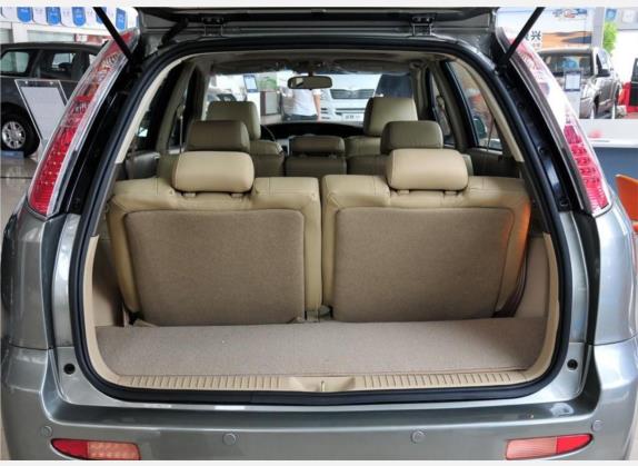 威麟V5 2009款 1.8L 手动豪华型 车厢座椅   后备厢