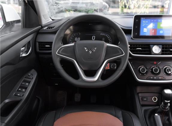 五菱宏光S3 2018款 1.5L 手动舒适型 国V 中控类   驾驶位