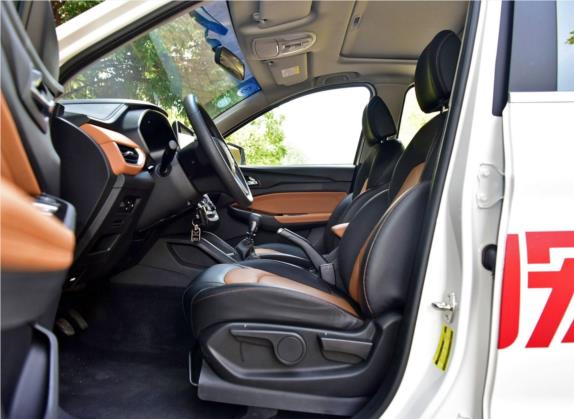 五菱宏光S3 2018款 1.5T 手动豪华型 国V 车厢座椅   前排空间
