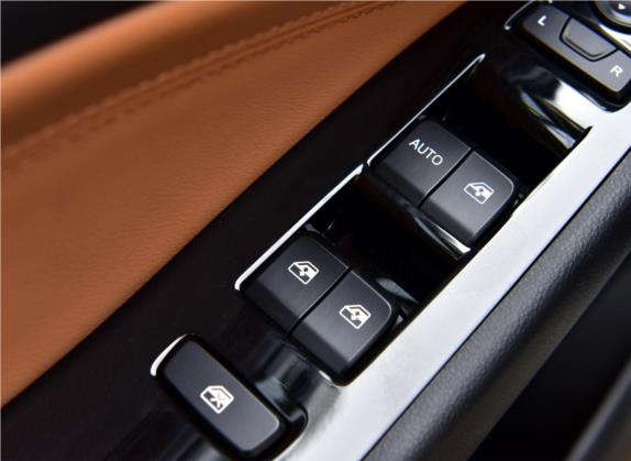 五菱宏光S3 2018款 1.5T 手动豪华型 国V 车厢座椅   门窗控制