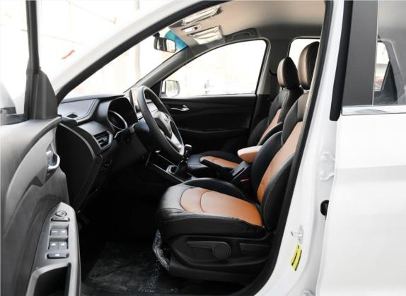 五菱宏光S3 2019款 自动离合版 1.5L 手动舒适型 国V 车厢座椅   前排空间