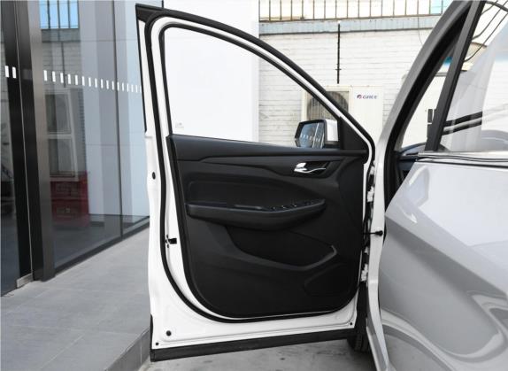 五菱宏光S3 2019款 自动离合版 1.5L 手动舒适型 国V 车厢座椅   前门板