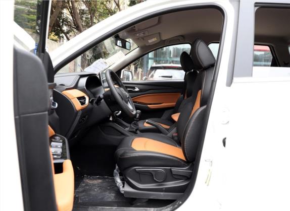 五菱宏光S3 2019款 1.5L 手动豪华型 国VI 车厢座椅   前排空间