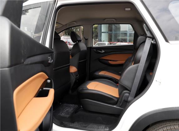 五菱宏光S3 2019款 1.5L 手动豪华型 国VI 车厢座椅   后排空间