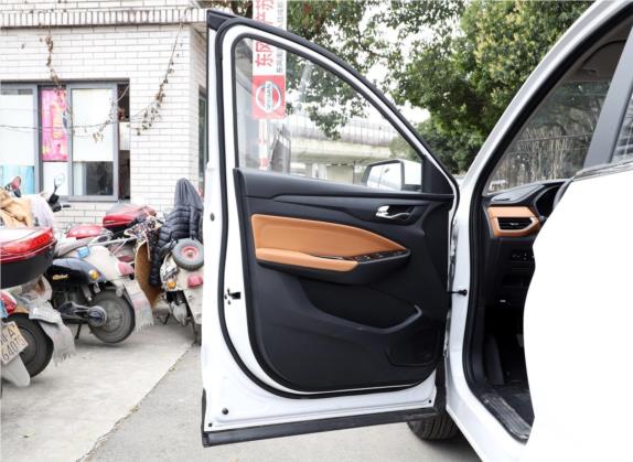 五菱宏光S3 2019款 1.5L 手动豪华型 国VI 车厢座椅   前门板