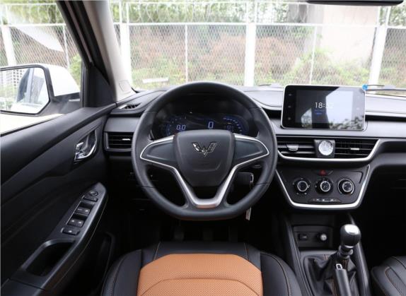 五菱宏光S3 2019款 1.5T 手动舒适型 国VI 中控类   驾驶位