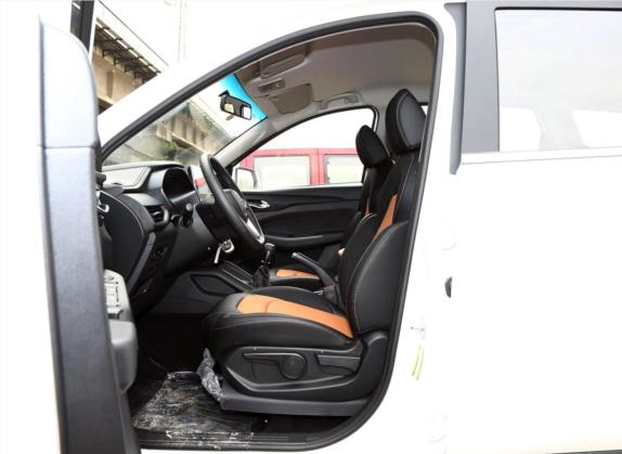 五菱宏光S3 2019款 1.5T 手动舒适型 国VI 车厢座椅   前排空间