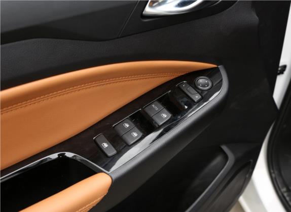 五菱宏光S3 2019款 1.5T 手动豪华型 国VI 车厢座椅   门窗控制