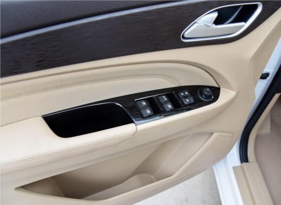 五菱730 2020款 营运车 1.5L 手动超值版 7座 车厢座椅   门窗控制