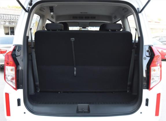 五菱宏光PLUS 2019款 1.5T 手动舒适型 7座 车厢座椅   后备厢