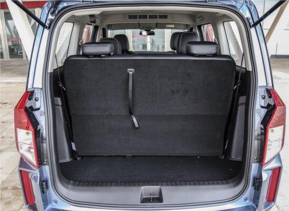 五菱宏光PLUS 2020款 1.5L 手动舒适型 7座 车厢座椅   后备厢