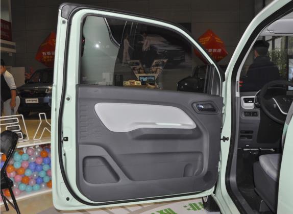 宏光MINIEV 2021款 马卡龙时尚款 磷酸铁锂 车厢座椅   前门板