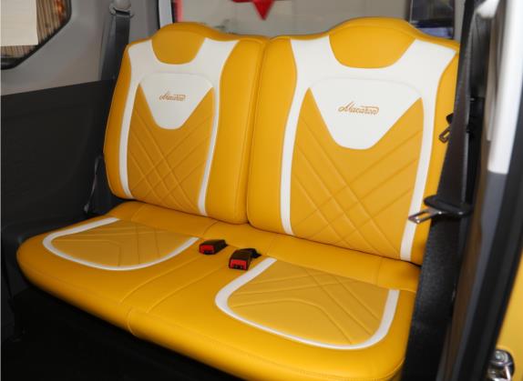 宏光MINIEV 2021款 马卡龙夹心款 120km 三元锂 车厢座椅   后排空间