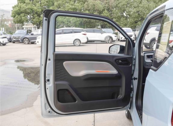 宏光MINIEV 2022款 自在款 三元锂 车厢座椅   前门板
