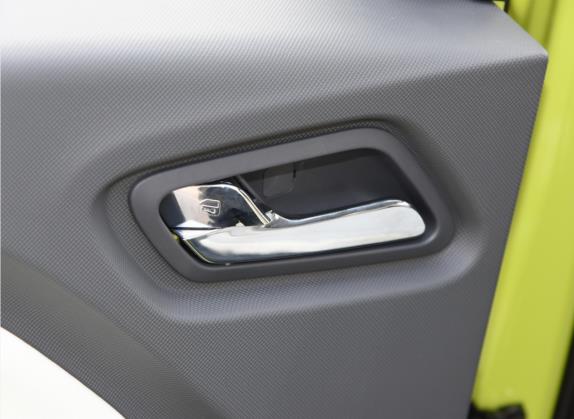 宏光MINIEV 2022款 马卡龙绘色款 磷酸铁锂 车厢座椅   门窗控制