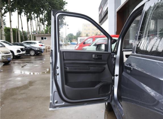 五菱征程 2021款 1.5T 手动舒适型 车厢座椅   前门板