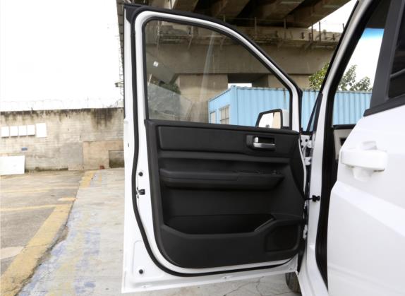 五菱征程 2021款 1.5T 手动豪华型营运车 车厢座椅   前门板