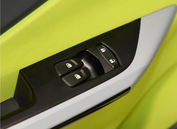 五菱NanoEV 2021款 迪士尼疯狂动物城Nick款 车厢座椅   门窗控制