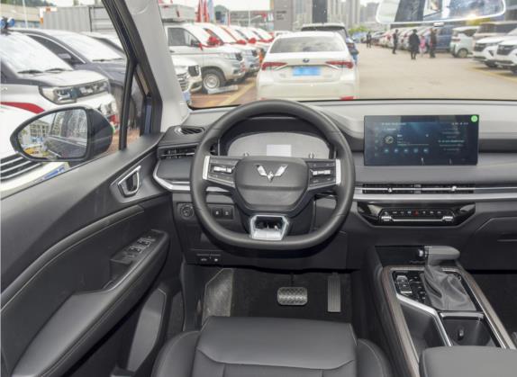 五菱佳辰 2022款 1.5T CVT智享豪华型 中控类   驾驶位