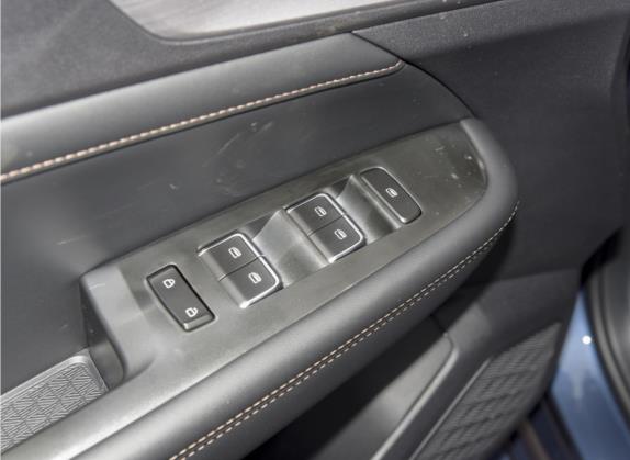 五菱佳辰 2022款 1.5T CVT智享豪华型 车厢座椅   门窗控制