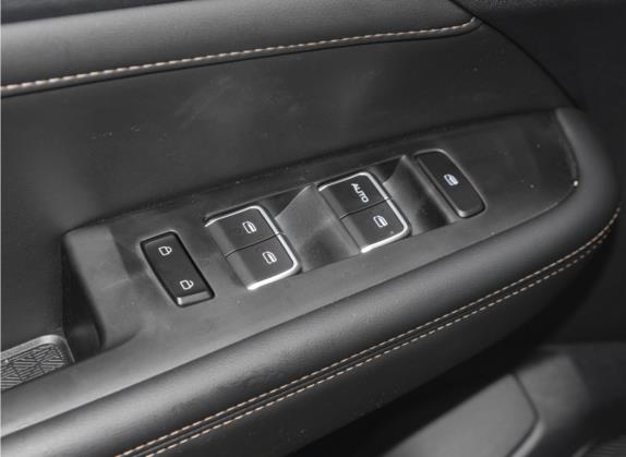 五菱佳辰 2022款 1.5L 手动畅享舒适型 车厢座椅   门窗控制