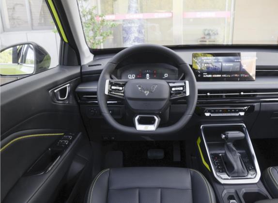五菱星驰 2022款 1.5T CVT潮酷型 中控类   驾驶位