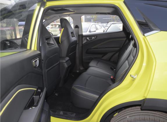 五菱星驰 2022款 1.5T CVT潮酷型 车厢座椅   后排空间