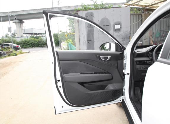 五菱星驰 2022款 1.5L 手动自由型 车厢座椅   前门板