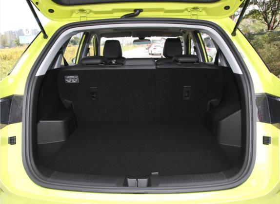 五菱星驰 2022款 1.5L 手动自在型 车厢座椅   后备厢