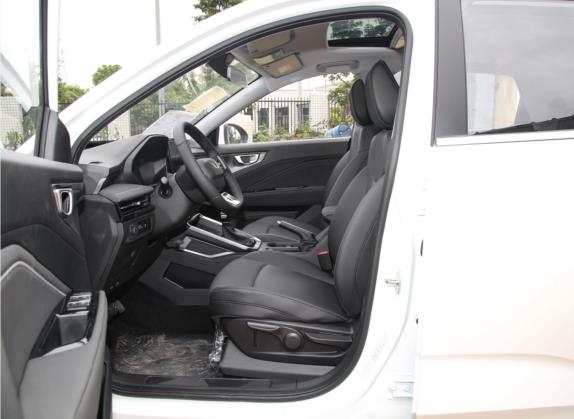 五菱星驰 2022款 1.5L CVT畅享型 车厢座椅   前排空间