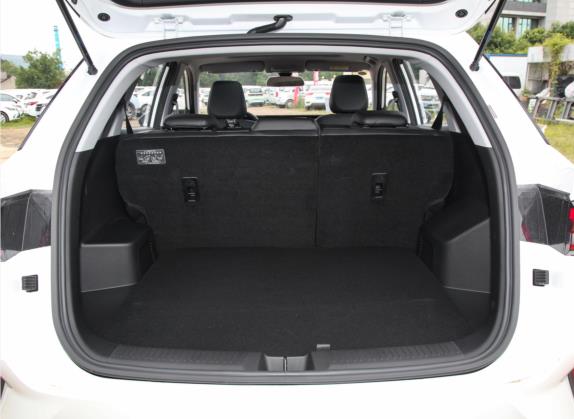 五菱星驰 2022款 1.5L CVT畅享型 车厢座椅   后备厢