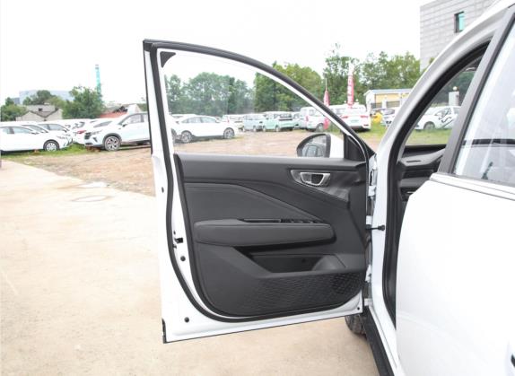 五菱星驰 2022款 1.5L CVT畅享型 车厢座椅   前门板