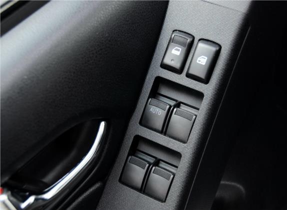 mu-X牧游侠 2015款 3.0T 四驱自动尊享型 7座 车厢座椅   门窗控制